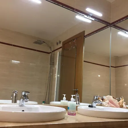 홈스테이 Sevilla Aljarafe 볼무요스
